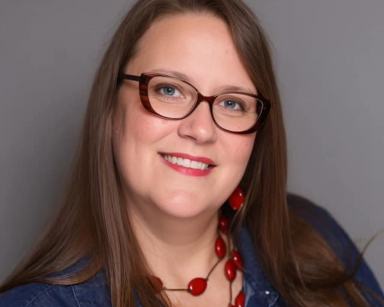 Taryn Sulkes Headshot